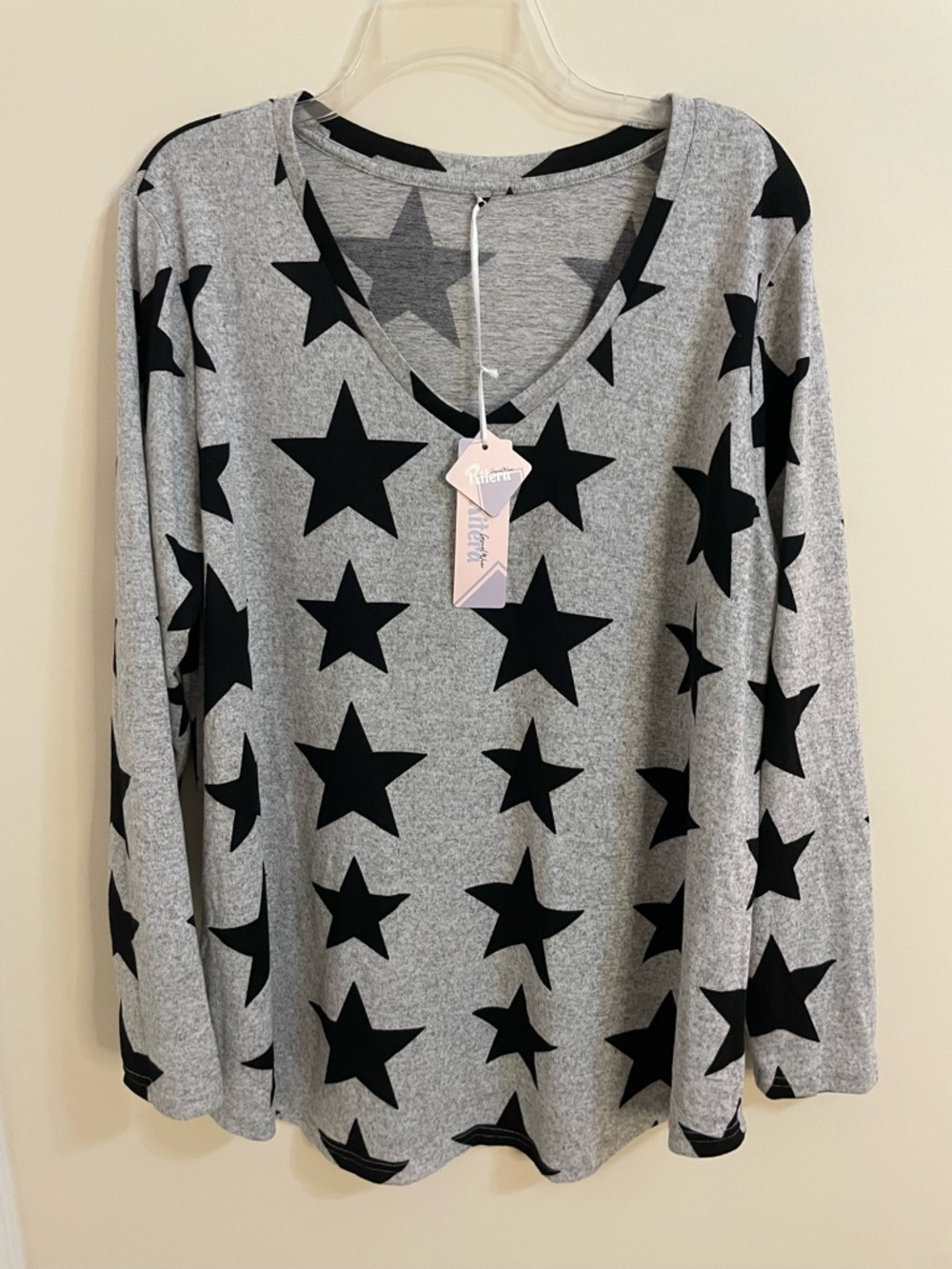 Ritera Women’s Lightweight Sweater Gray V-Neck Long Sleeve Black Stars Size 2X